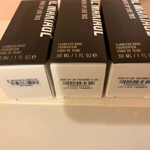 IL MAKIAGE Flawless Base Foundation Woke Up Like This CL 025 - Beige/Tan